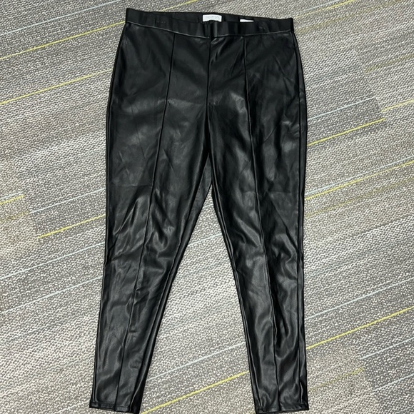 Sofia Vergara Rosa Faux Leather Sleek Zip Hem Jegging - Picture 3 of 11